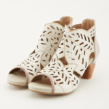 Western Booties and Music Festivals: Striking the Right Note with Festival-Ready Footwear